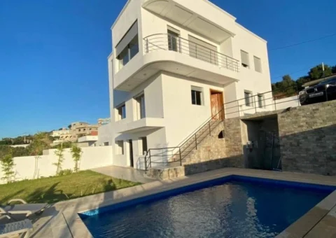 Villa moderne de standing à vendre à Ksar El Majaz - Al Dicky (520 m² avec piscine)