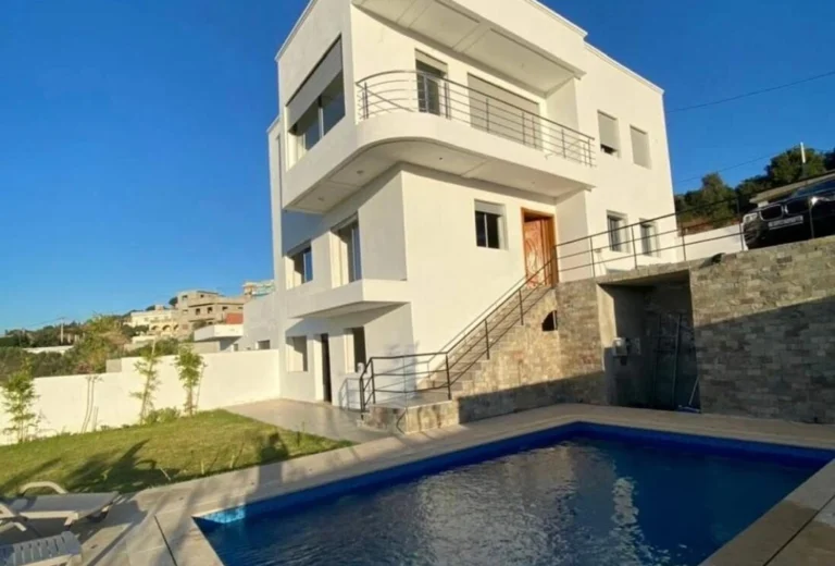 Villa moderne de standing à vendre à Ksar El Majaz - Al Dicky (520 m² avec piscine)